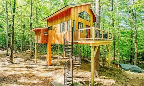 11 Best Airbnbs in Maine for a Magnificent Coastal Getaway