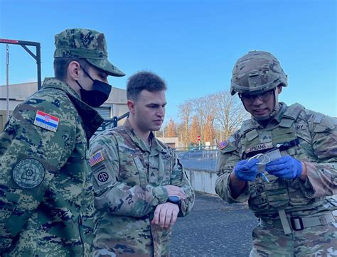 Croatian Army Soldiers observe US Army life-saving techniques | Article ...