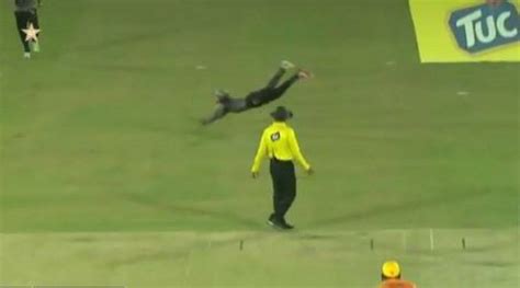 Watch: Pakistan’s gloveman Mohd Rizwan takes a ‘superman’ catch in National T20 Cup | Cricket ...