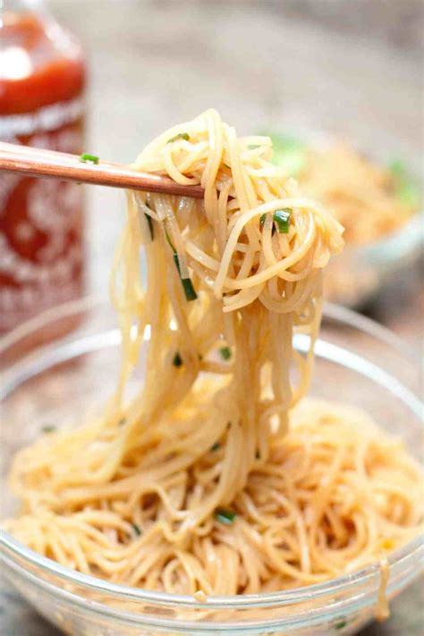 15 Minute Garlic Fried Noodles – Served From Scratch