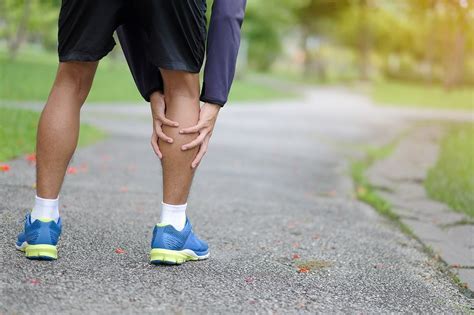 Calf Muscle Pain Causes and Treatments - TheFastr