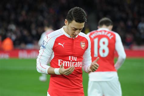 Mesut Ozil Arsenal Pray - 1500x1000 Wallpaper - teahub.io