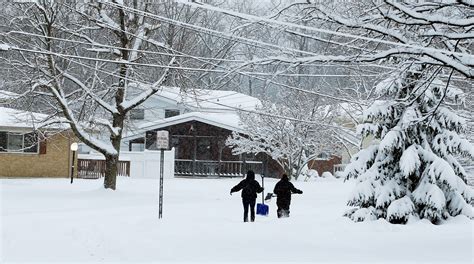 Cincinnati weather: Snow emergencies and closures