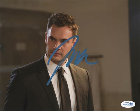 Tom Bateman Behind Her Eyes Signed Autograph 8x10 Photo ACOA | Outlaw ...