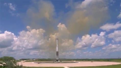 Elon Musk's SpaceX launches and lands a Falcon 9 rocket in Florida | Mashable