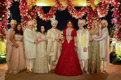 Priyanka Chopra & Nick Jonas share Family Portraits from their Wedding ...