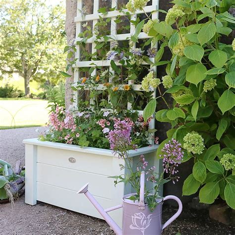 Small Trellis Timber Planter Makeover - Thorndown Paints - Wood Paints ...