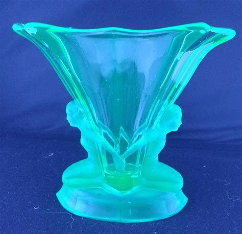Vaseline Glass, Uv Lamp, Vintage Love, Hurricane Glass, Frogs, Green Colors, Vases, Stained ...