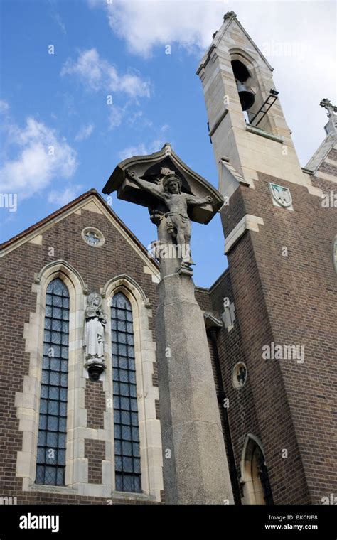 Anglican cross hi-res stock photography and images - Alamy