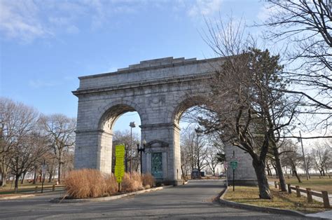 Perry Memorial Arch - Wikipedia