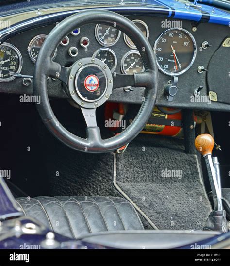 Cobra car dashboard hi-res stock photography and images - Alamy