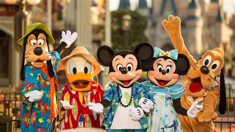 Disney annual passholders can get discounts on a friend's ticket