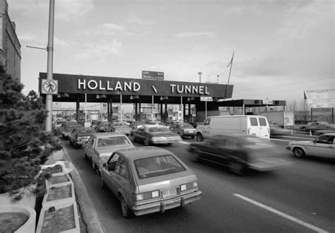 Holland Tunnel opened to the public - The Declaration