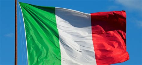 Pourquoi le drapeau italien est vert, blanc et rouge