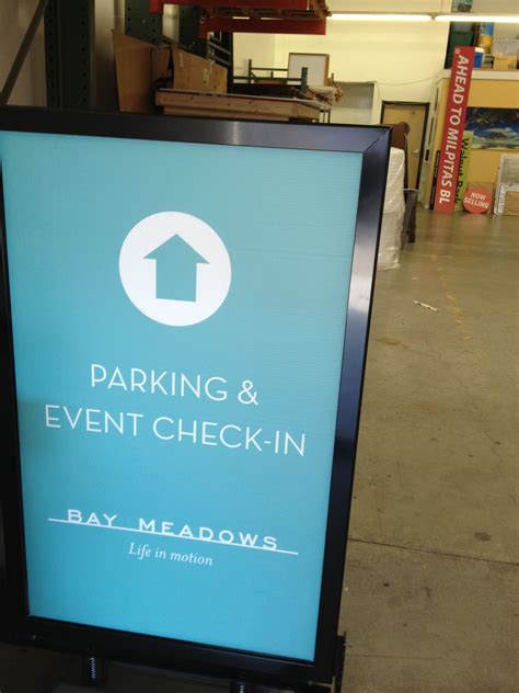 Bay Meadows Directional Signage www.MarketshareOnline.com Marketshare ...