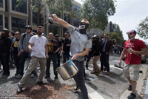 Berkeley protests see pro- and anti-Trump clashes | Daily Mail Online