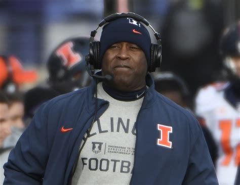 Lovie Smith reflects on 3-9 record in first season with Illinois