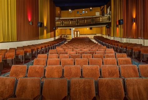 Oaks Theater in Berkeley, CA - Cinema Treasures