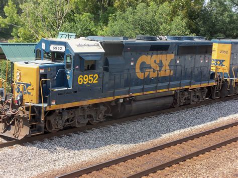 CSX Electro Motive Diesel GP40-2 | Train, Locomotive, Diesel