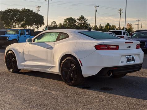 Pre-Owned 2017 Chevrolet Camaro 1LT RWD 2dr Car