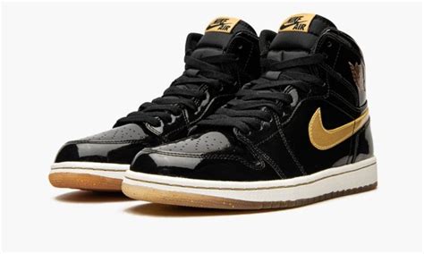 Air Jordan 1 Patent Black Gold vs Air Jordan 1 Patent Bred Comparison | SBD