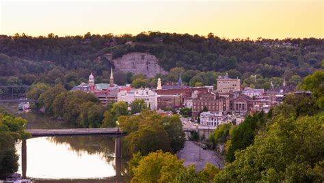 Downtown Frankfort at night in Kentucky image - Free stock photo ...