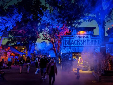 Knott's Berry Farm's Taste of Fall-O-Ween: Halloween, 2020 Style