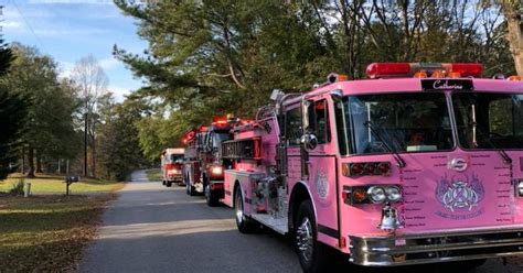 Firefighter battling breast cancer gets ride in pink fire truck