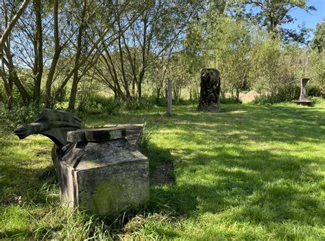 Wood carvings - Trumpington Meadows © Mr Ignavy cc-by-sa/2.0 :: Geograph Britain and Ireland