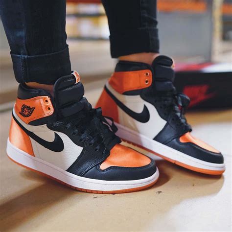 Air Jordan 1 WMNS Satin 'Shattered Backboard' Orange Black — Kick Game