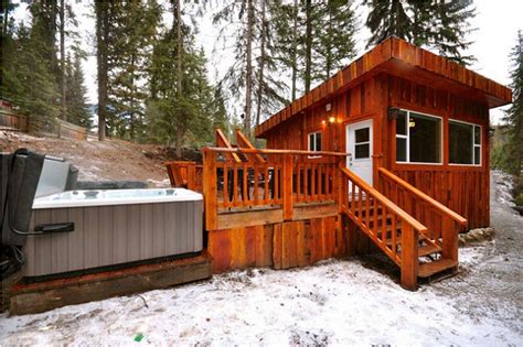 12 Cabins in Golden BC Perfect for a Getaway - Cabin Critic