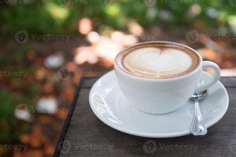 latte art coffee with heart shape 8031295 Stock Photo at Vecteezy