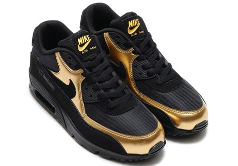 Metallic Gold Shines On The Nike Air Max 90 Essential | Gold nike shoes, Black nike shoes, Nike ...