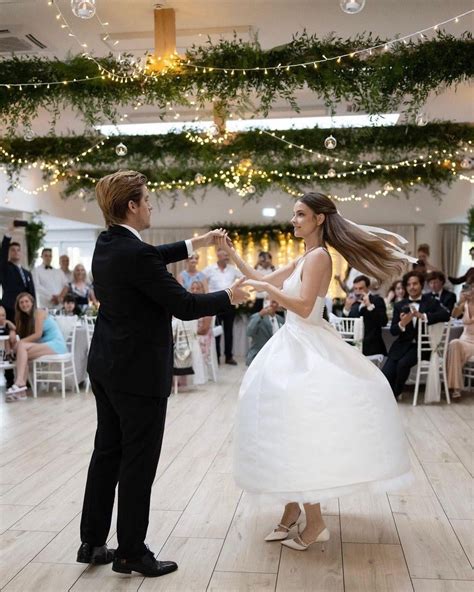 Official wedding pictures of Dylan Sprouse and Barbara Palvin by Vogue Weddings : r/Fauxmoi