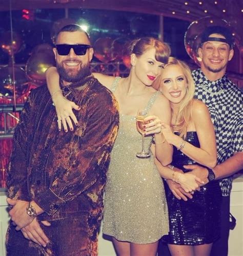 Watch New Beautiful Photos taken on New Year's Eve, Posed by Travis Kelce, Taylor Swift and ...