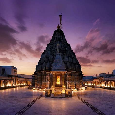 Way To India on Twitter: "🐘Girnar Jain Temple, Gujrat. This sacred mountain also known as ...