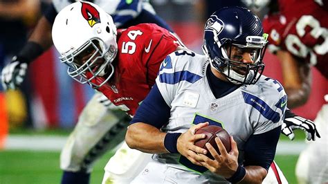 Dwight Freeney sacks Russell Wilson