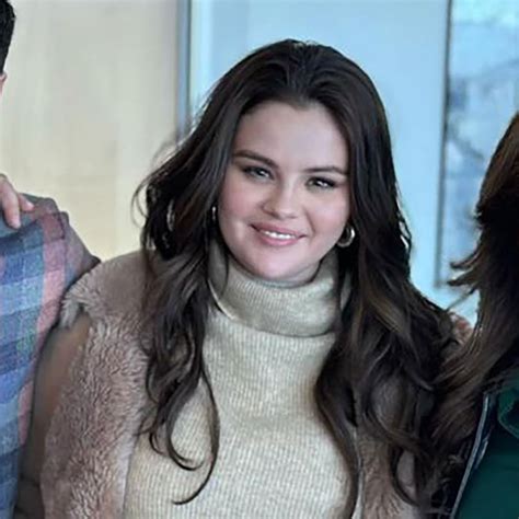 Selena Gomez and Wizards of Waverly Place Family Reunite