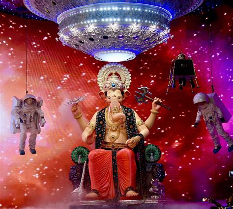 Check-out these famous Ganpati Pandals in Mumbai that we'll miss visiting this year! - Local Samosa