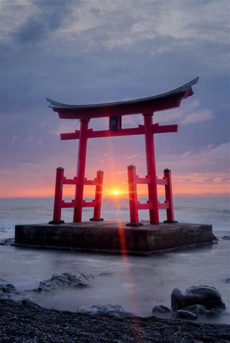 A Torii Gate at Sunset [OC] | Japan landscape, Torii gate, Japan ...