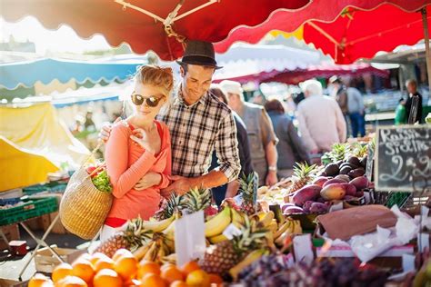 Farmer's Market: How to Shop It | Reader's Digest