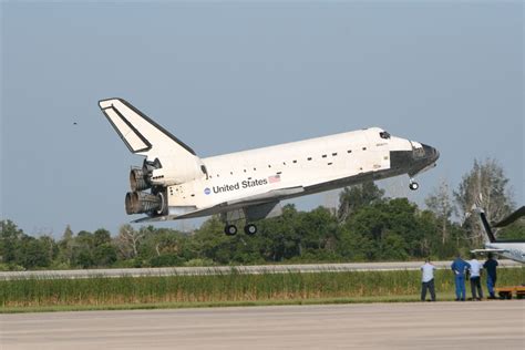 mhalebusiness: Space Shuttle Atlantis Landing