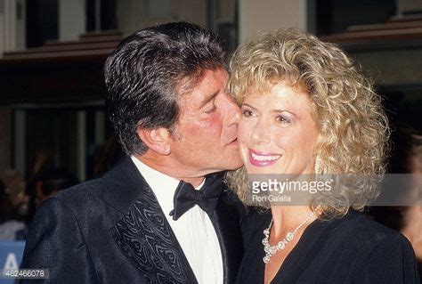 Robert showing loving affection to his wife Jennifer Savidage Fuller. | Robert fuller, Robert ...