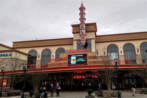 Movie Theater «Regal Cinemas Bridgeport Village 18 & IMAX», reviews and ...