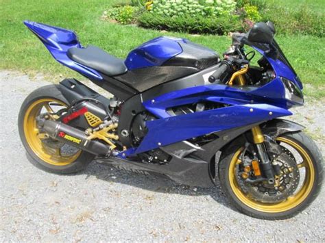 2007 Yamaha YZF R6 Blue 12k miles, customized, for sale on 2040-motos