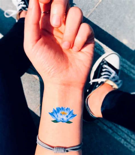 【Tatuajes flor de loto】 Significado y mejores diseños