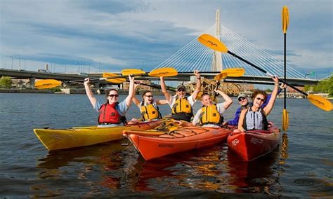 Fall Foliage Kayaking on the Charles River – Colleges of the Fenway