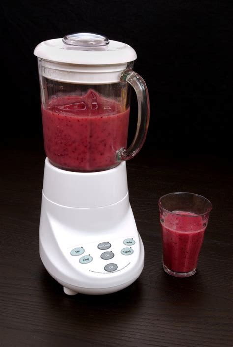 ᐅ 4 BEST BLENDERS FOR JUICING • Our Favorite Picks!