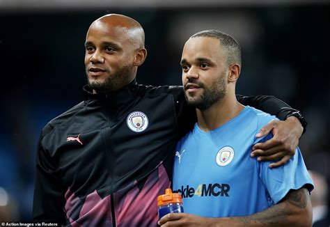 Manchester City Legends 2-2 Premier League All-Stars - Vincent Kompany ...