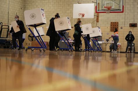 NYC residents head to the polls for start of early voting